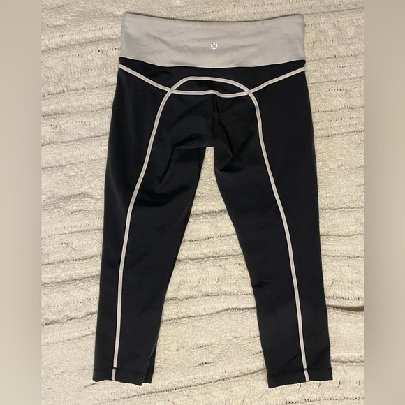 Lululemon Athletica Black Gray Crop Leggings Size 6 - Picture 3 of 9